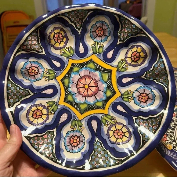 Pottery Barn 4 Del Sol Melamine dinner plates - Picture 6 of 8